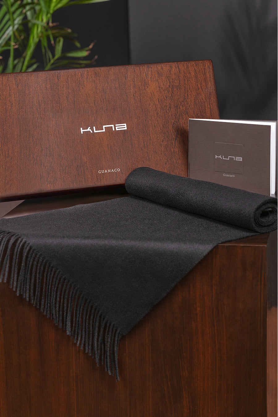 CHALINA BEX DE GUANACO COLOR BLACK