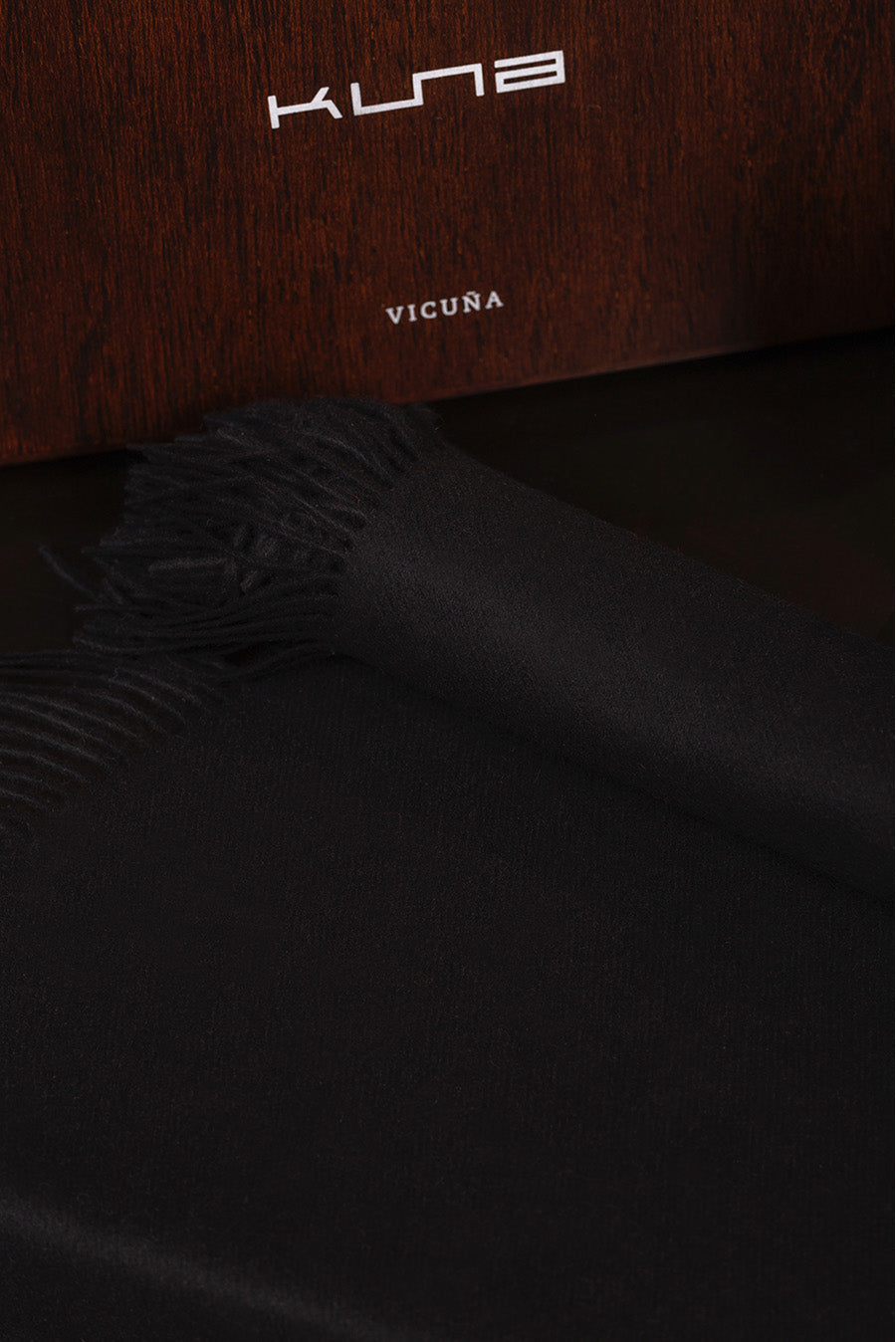 Birmania Scarf Vikuna Color Black