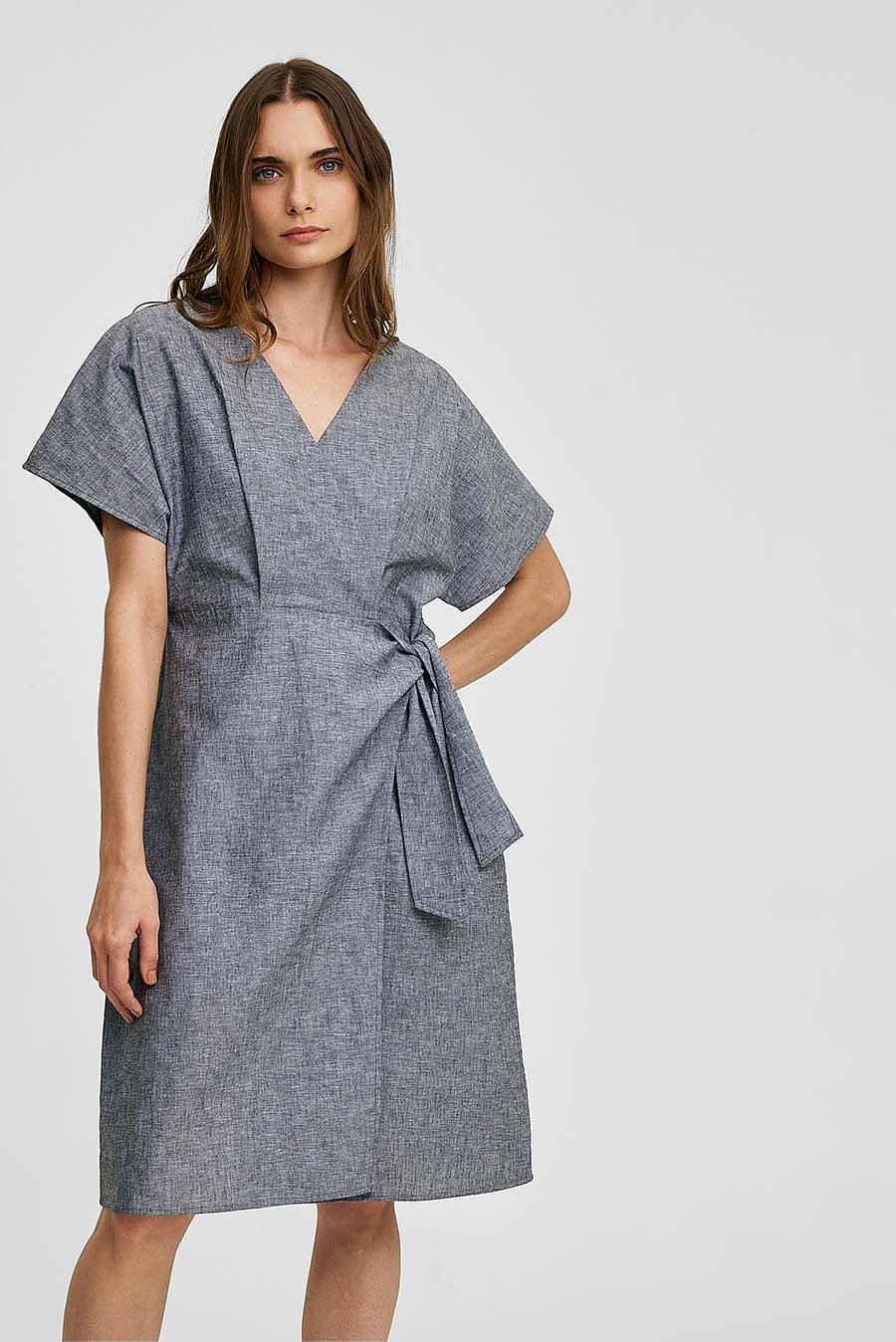 Vestido Cruzado Línea Color Gris