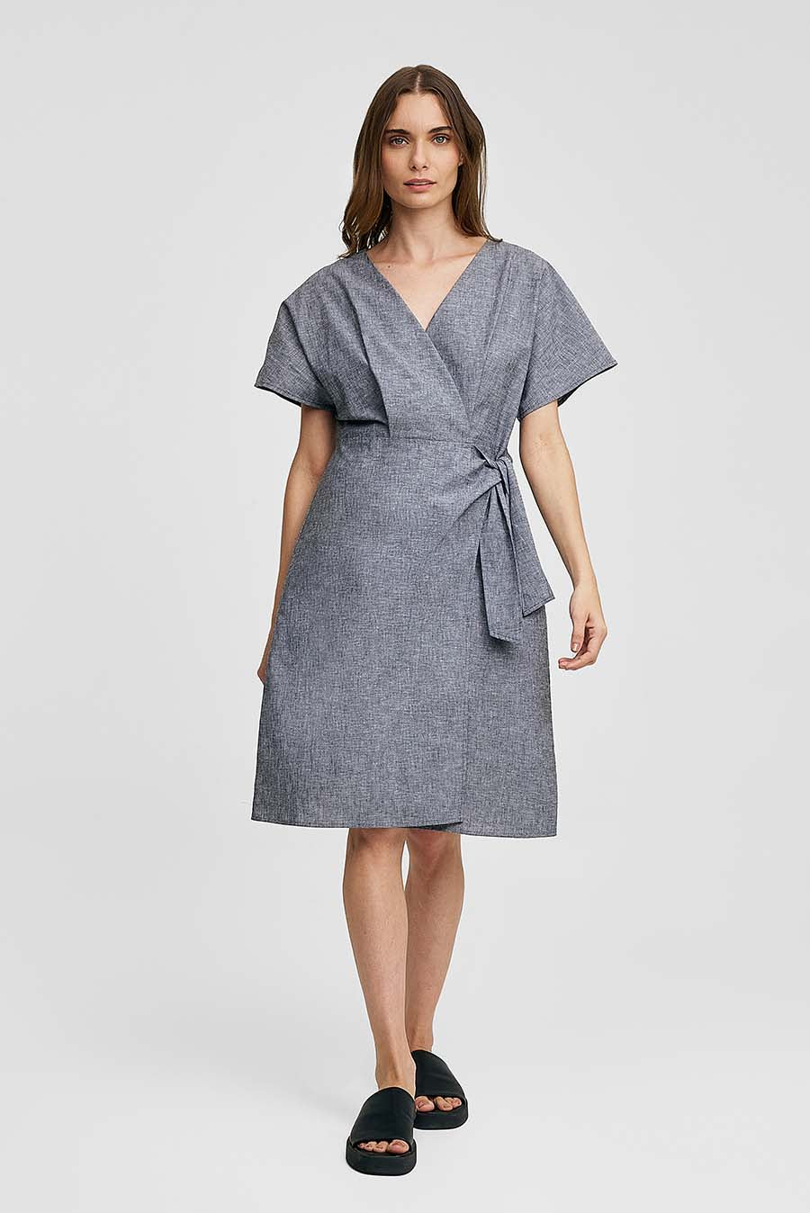 Vestido Cruzado Línea Color Gris