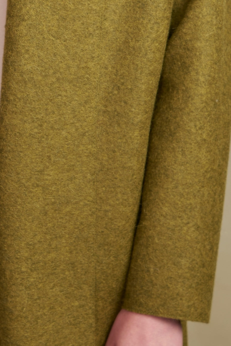ABRIGO PANAMA DE ALPACA & LANA COLOR AVOCADO