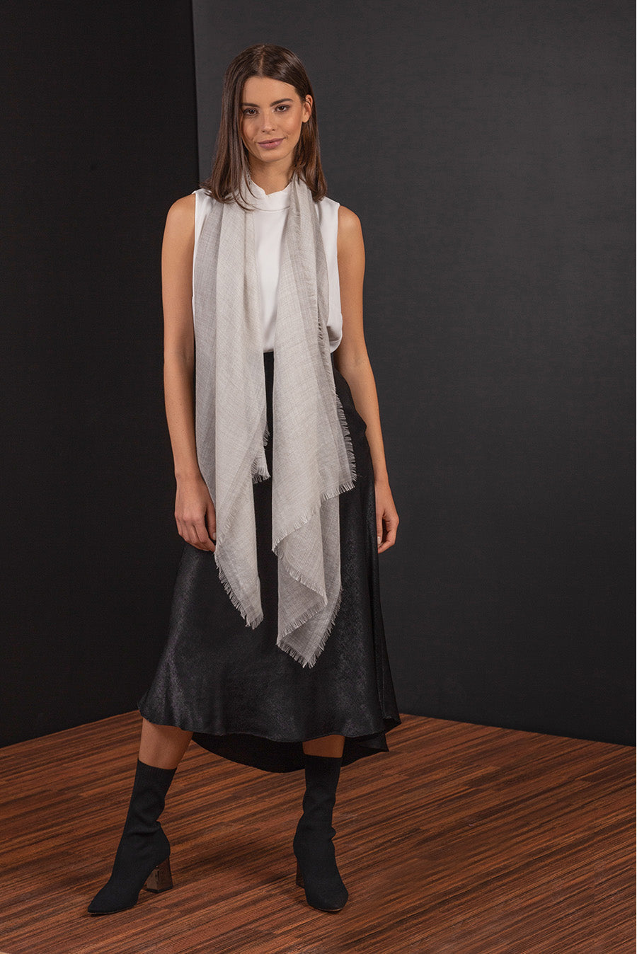 Balthazar Shawl Royal Alpaca & Silk Color Grey