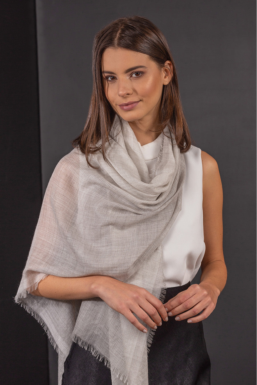 Balthazar Shawl Royal Alpaca & Silk Color Grey