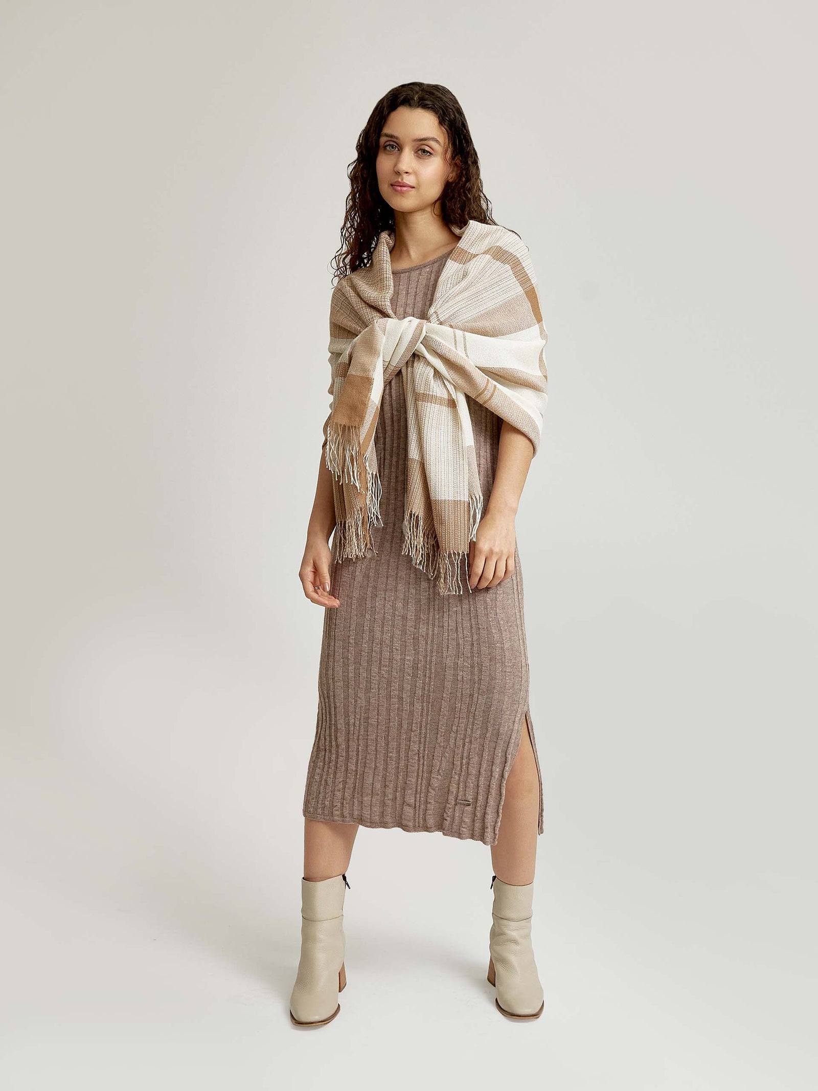 Chal Wingapo Baby Alpaca Color Crudo I