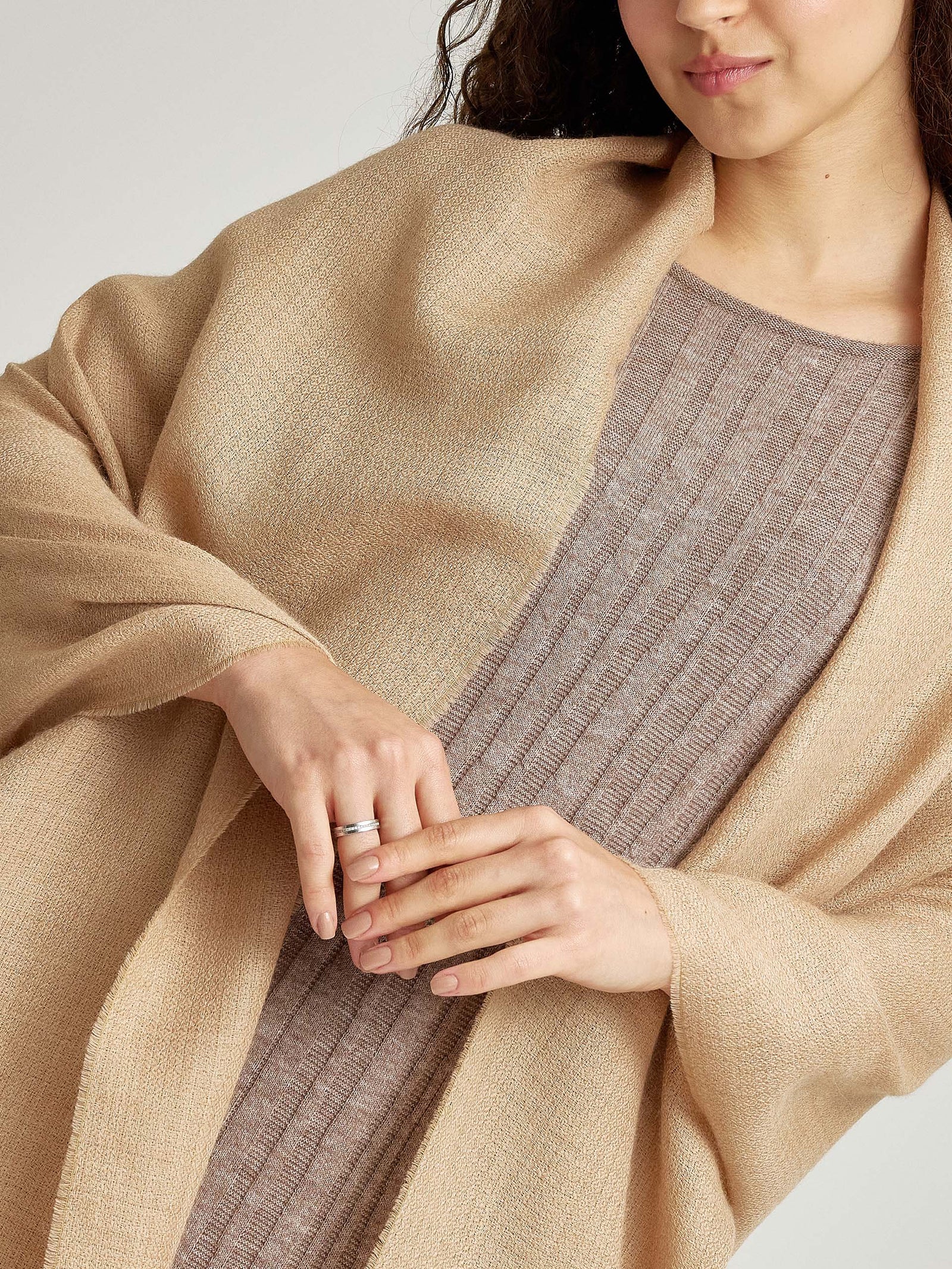 Windsurf Shawl Baby Alpaca Color Beige