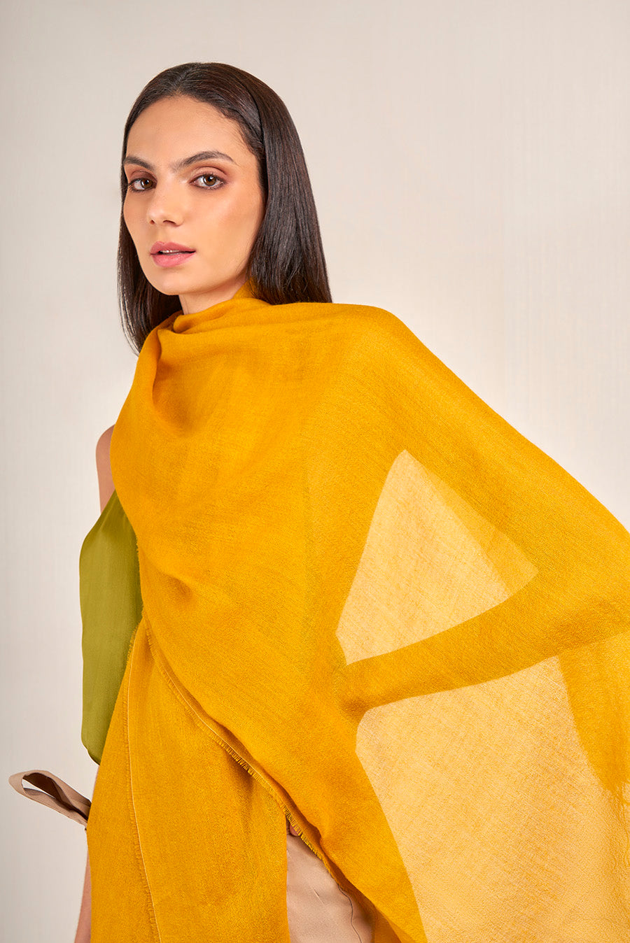 Vercorin Shawl Baby Alpaca Color Amarillo