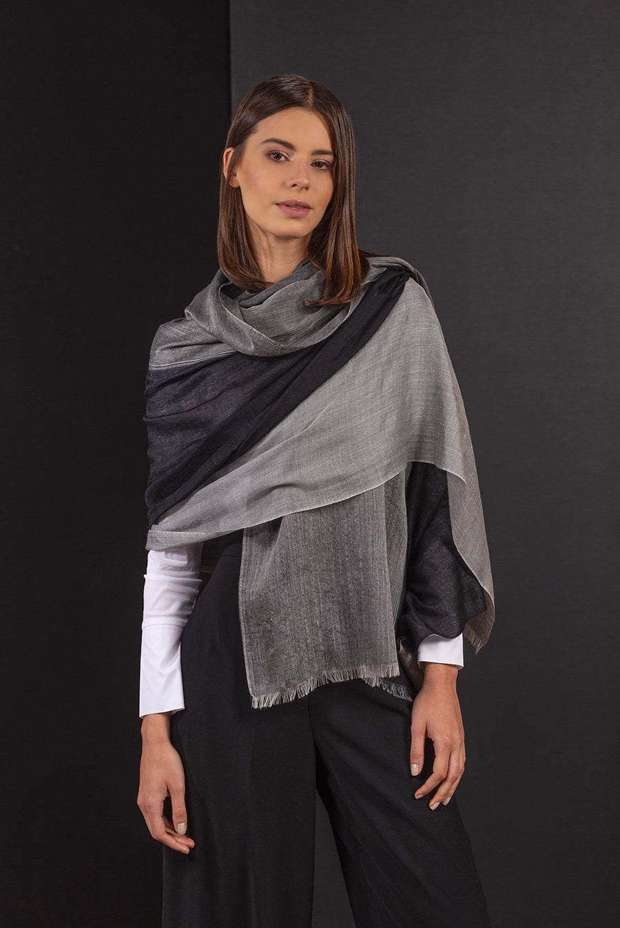 Barnabe Shawl Royal Alpaca Color Black & Grey