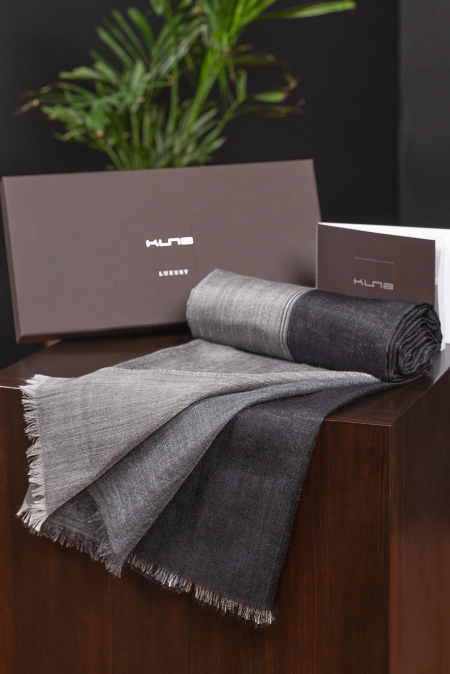 Barnabe Shawl Royal Alpaca Color Black & Grey