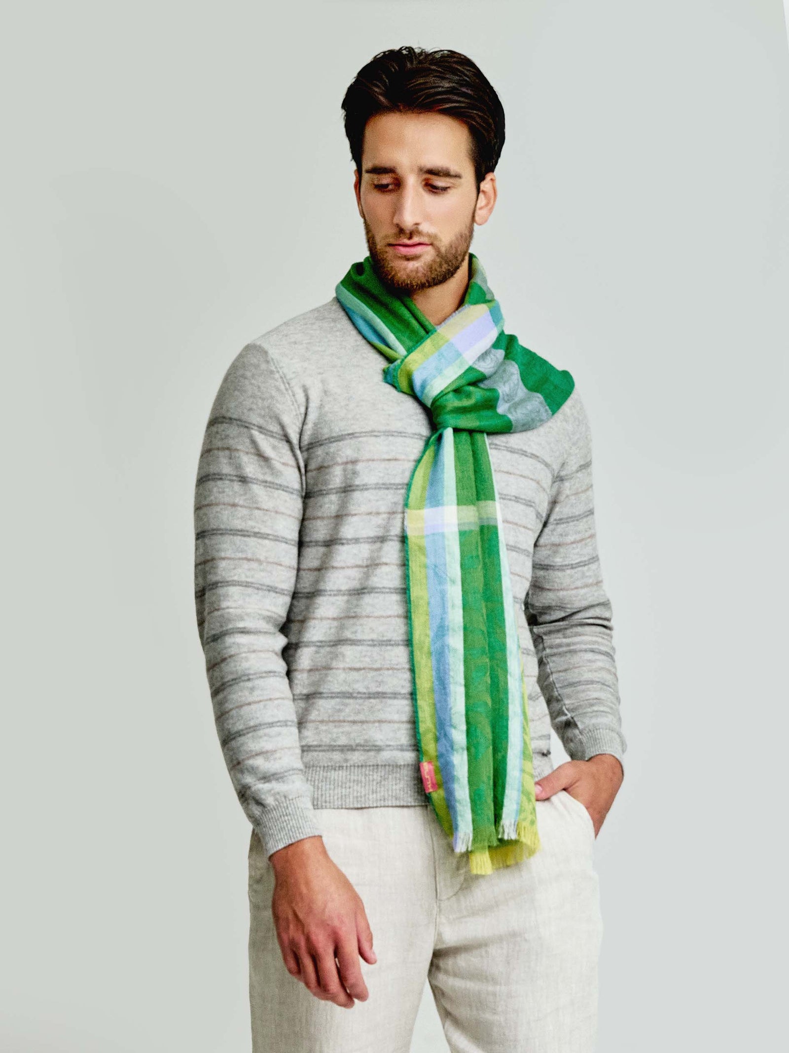 Manta Warvick para bebé de Alpaca y Seda, color verde