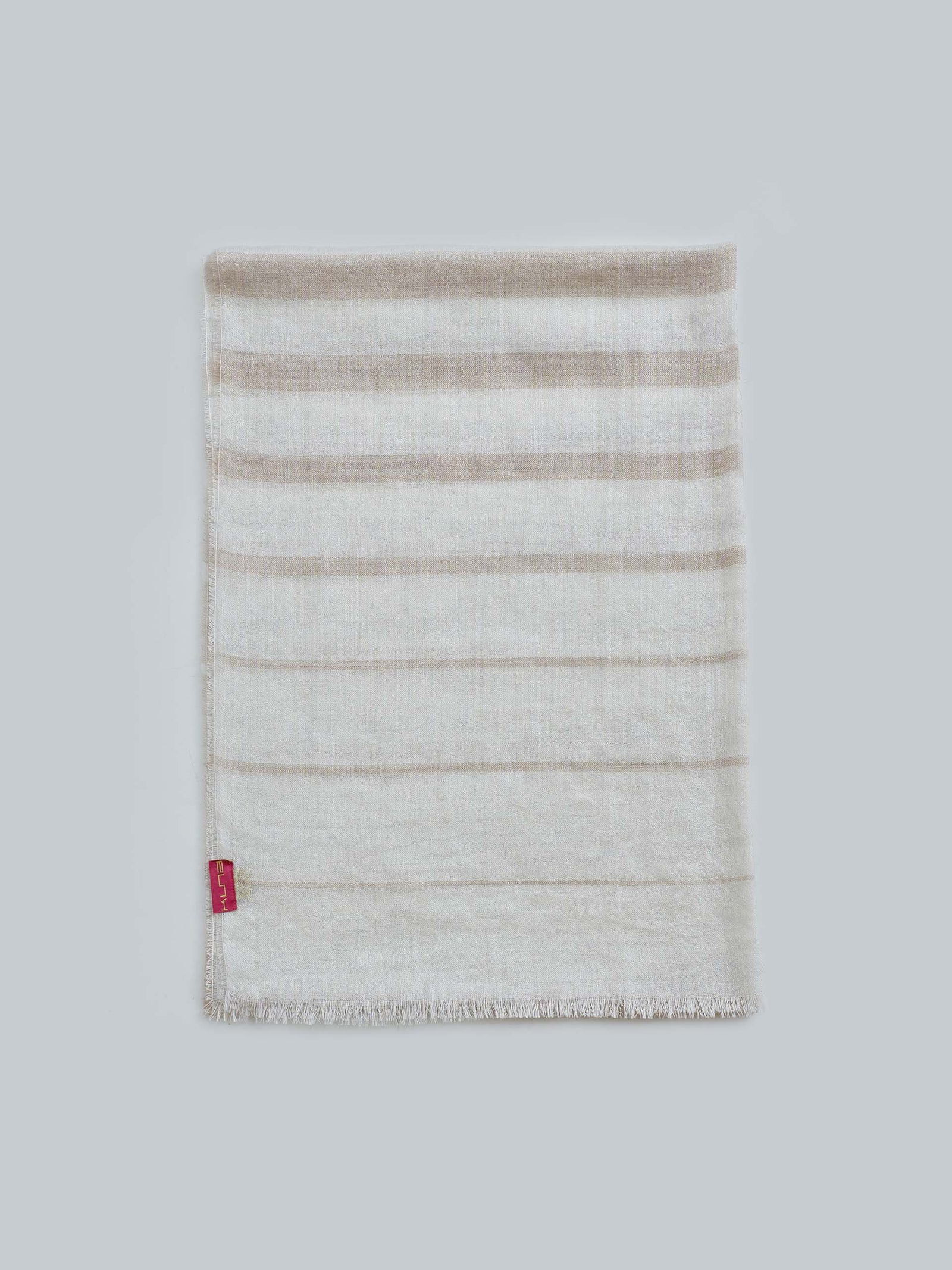 Chal Wallenberg de Baby Alpaca y Seda Color Crudo y Beige