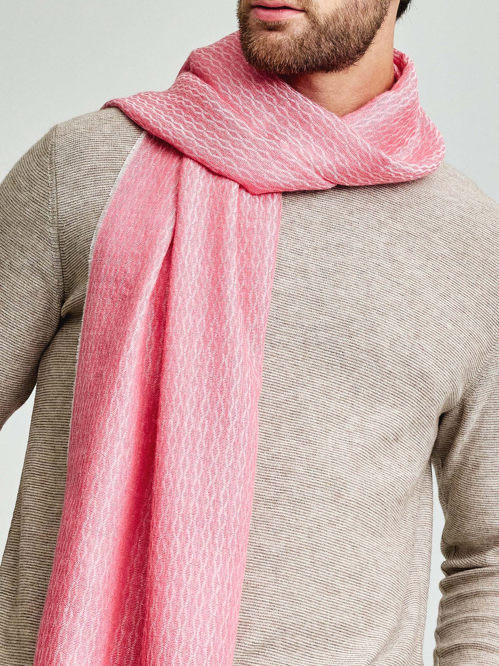 Chal Westfield de alpaca bebé y seda, color fucsia