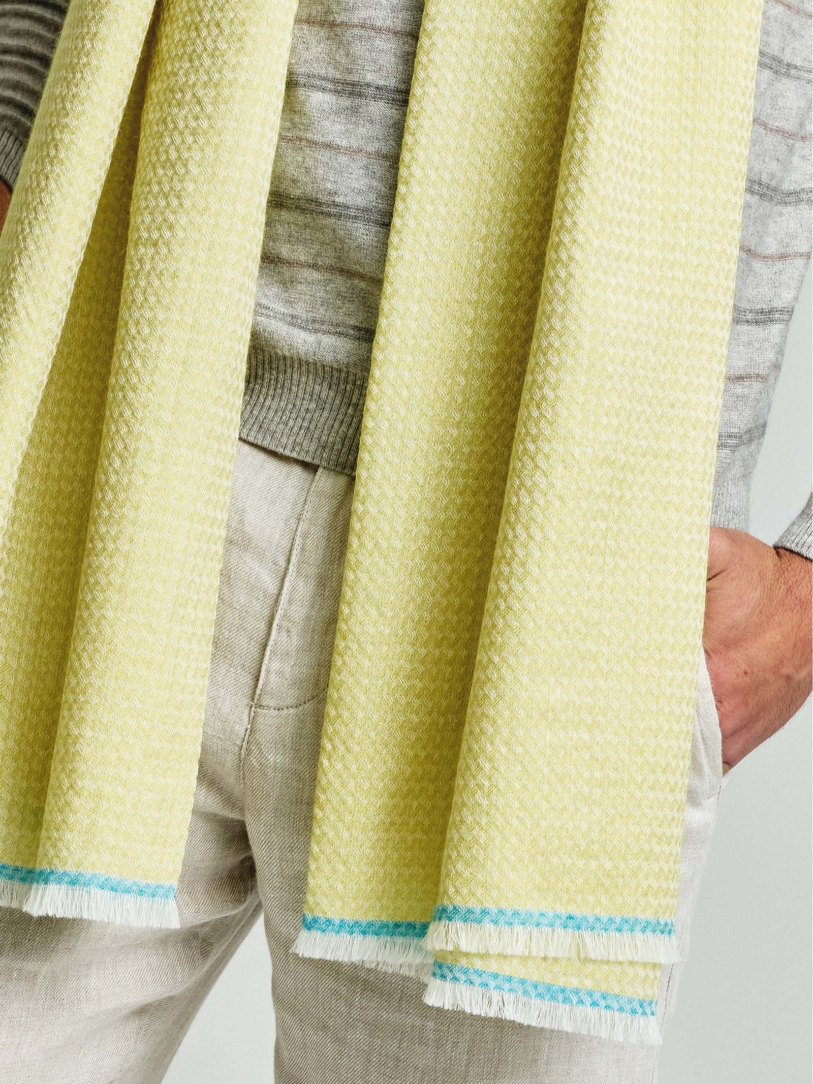 Wayne Shawl Bebé Alpaca y Seda Color Verde