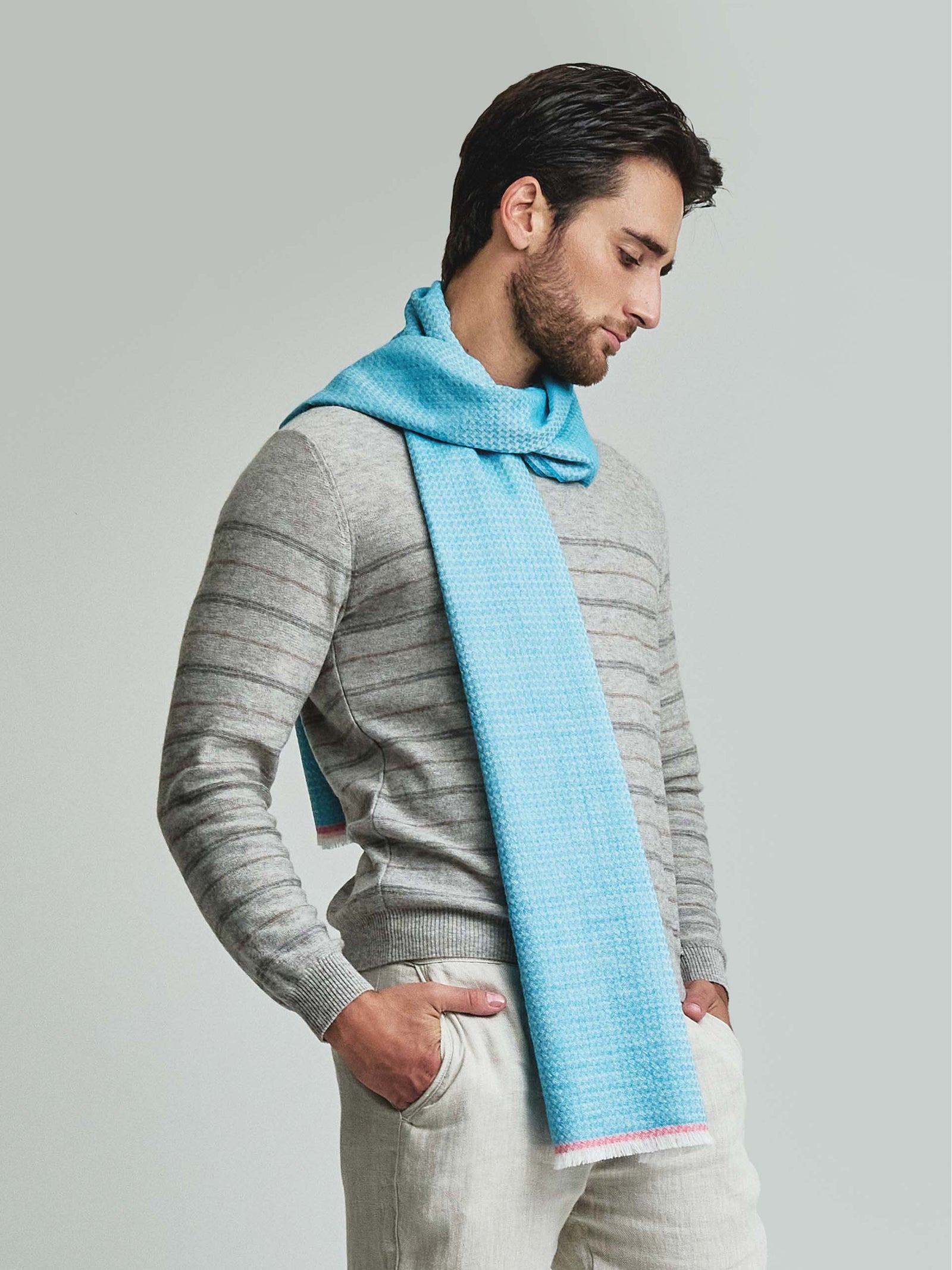 Wayne Shawl Baby Alpaca y Seda Color Turquesa