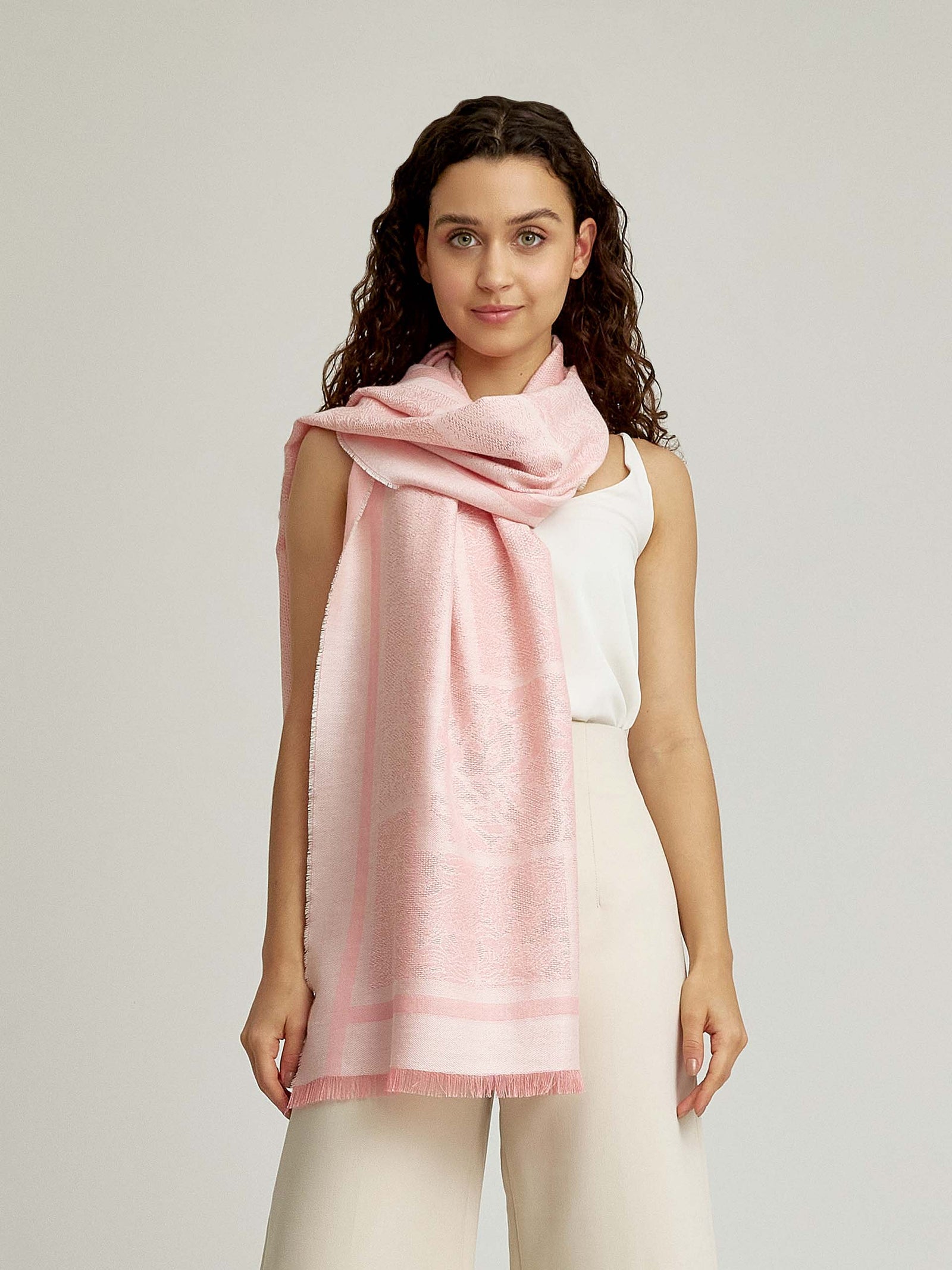 Chaqueta de bebé de alpaca y seda de color rosa