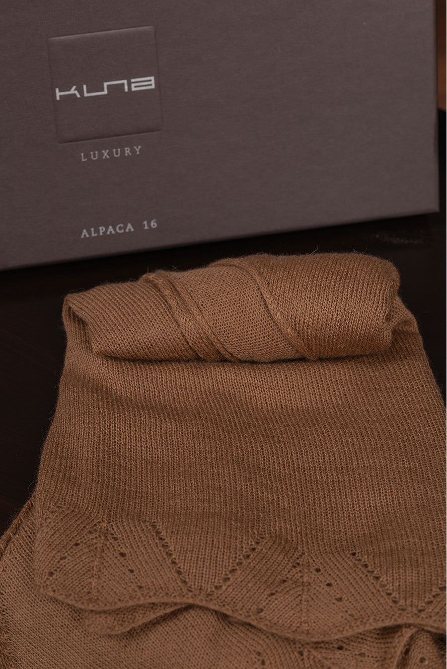 ESTOLA BUGANVILLA DE ALPACA 16 COLOR CAMEL