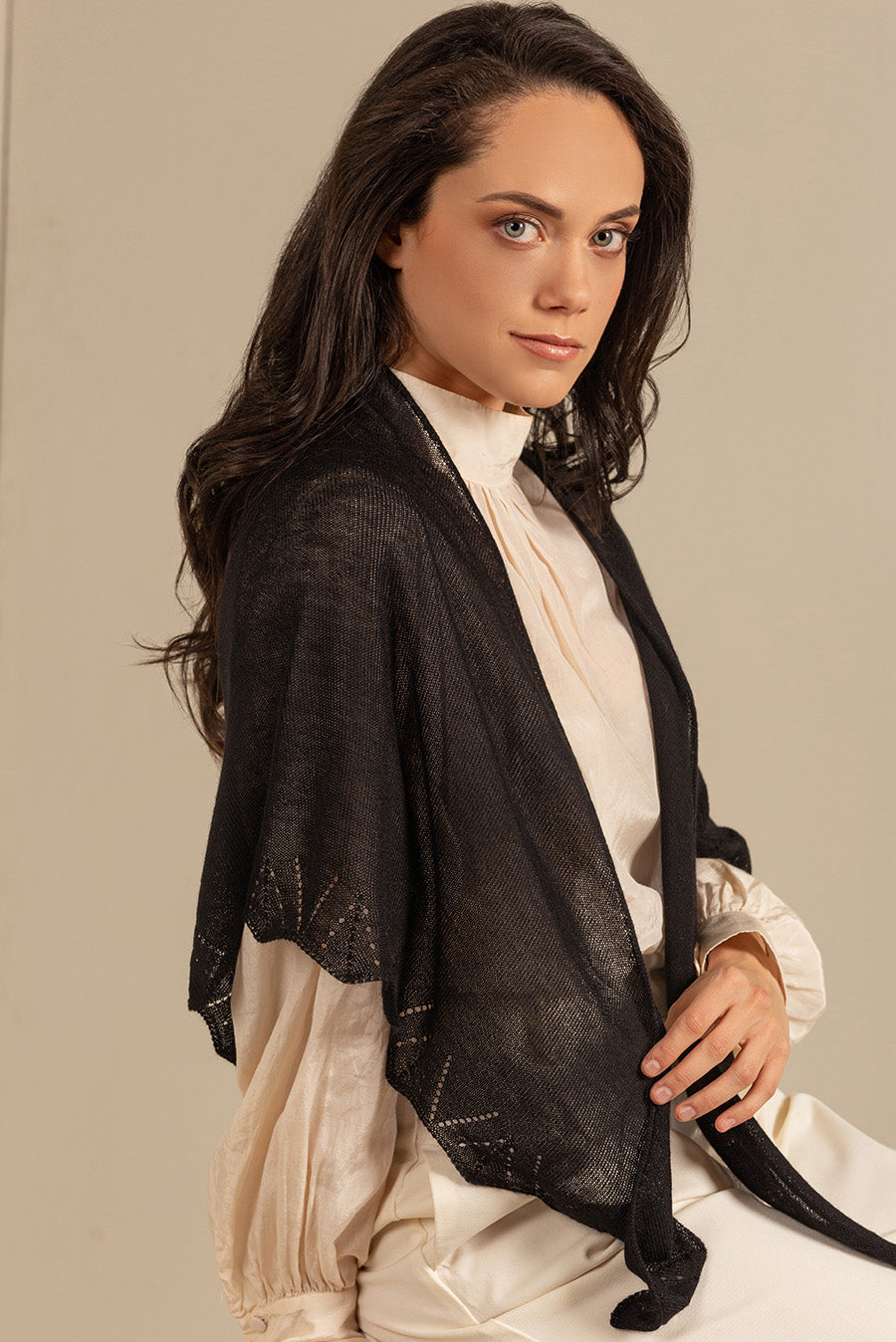 Buganvilla Shawl Alpaca 16 Color Black