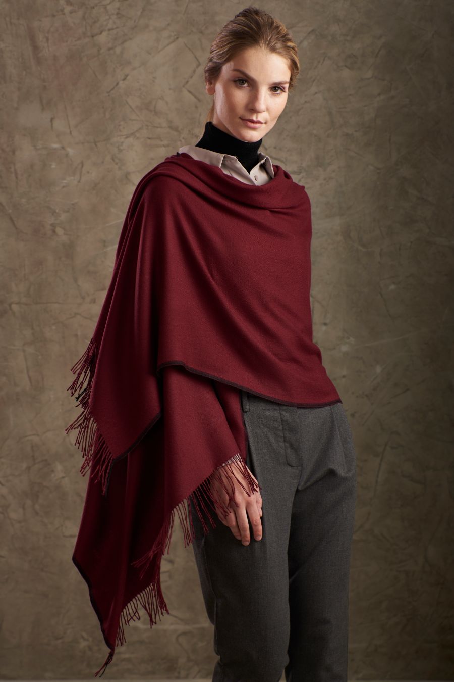 Bella Shawl Vikuna Color Guinda