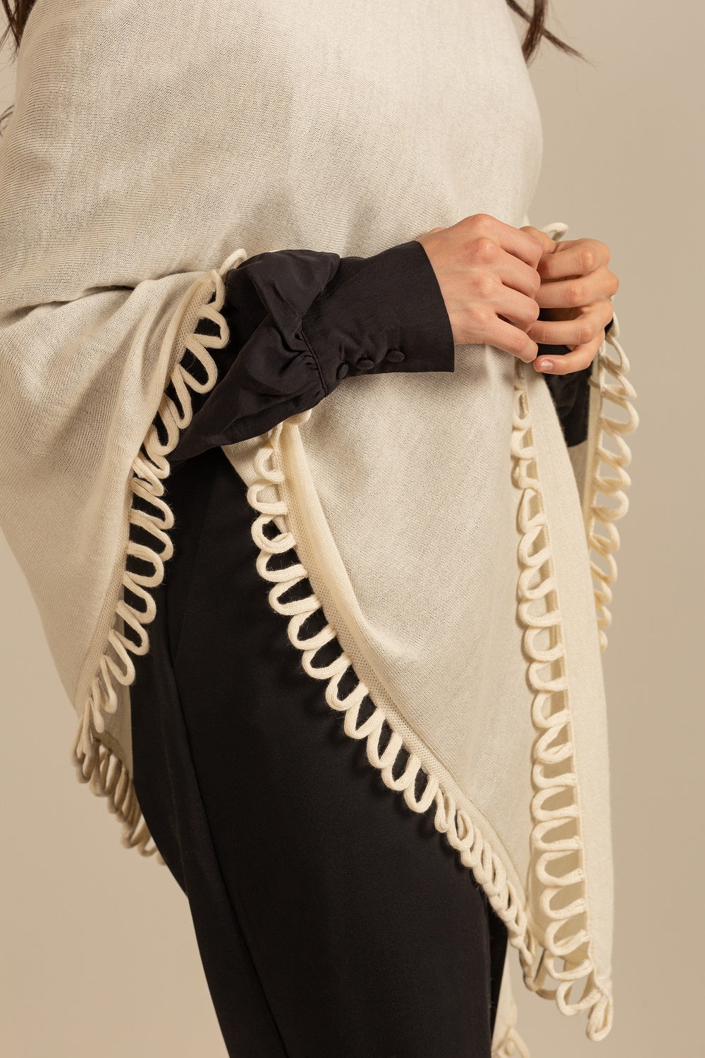 PONCHO BRUMA DE ALPACA 16 COLOR ECRU