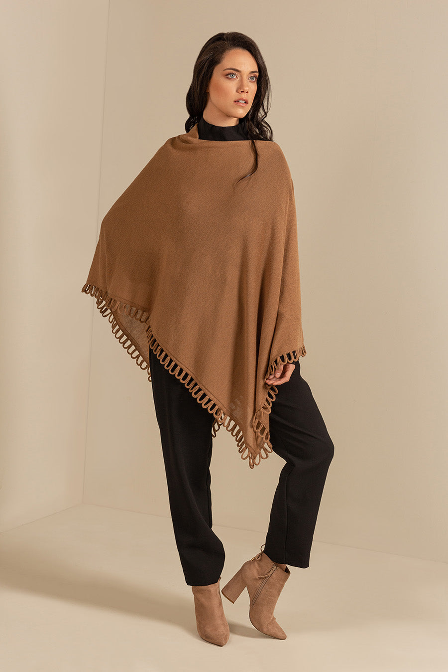 Bruma Poncho Alpaca 16 Color Camel