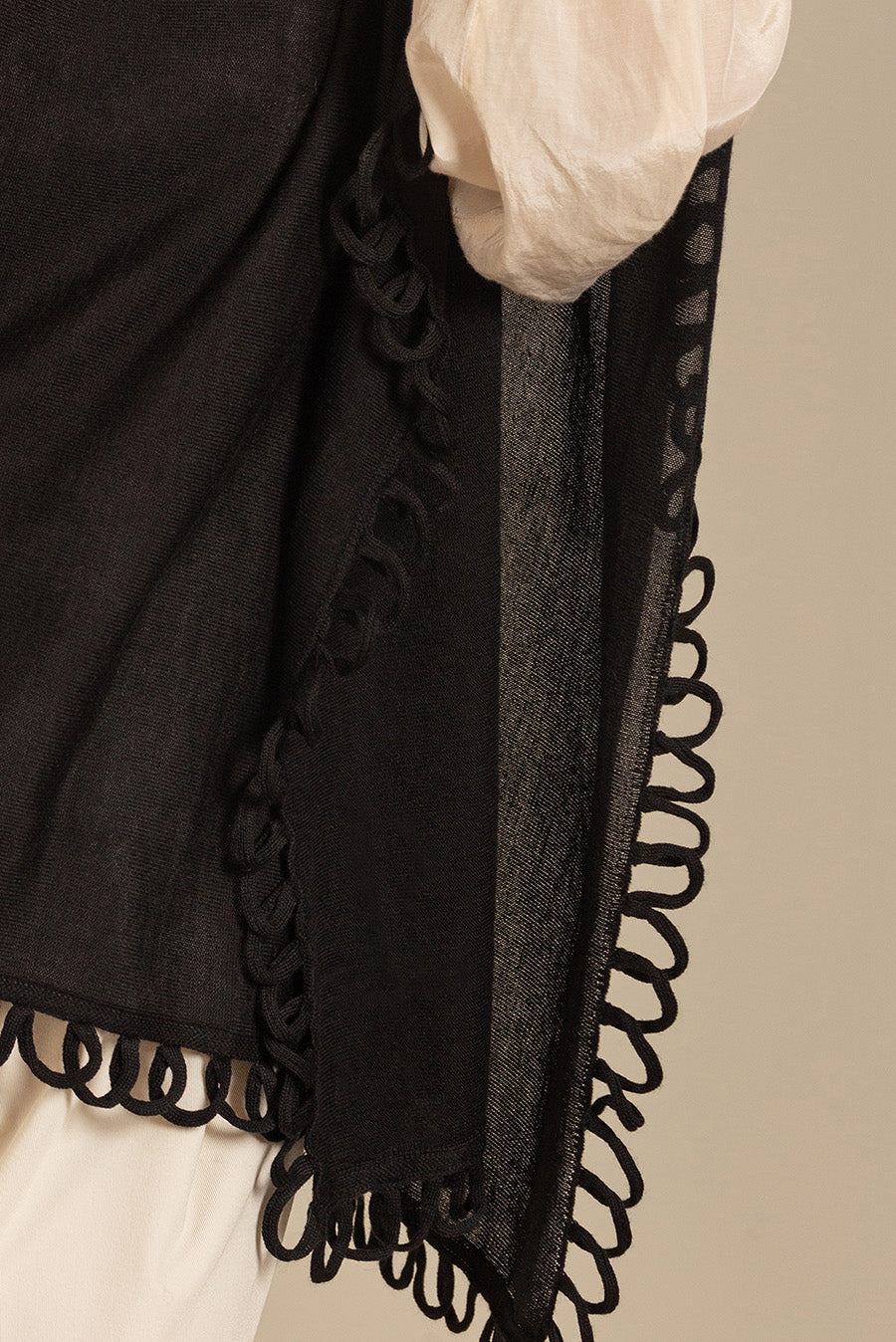 PONCHO BRUMA DE ALPACA 16 COLOR BLACK