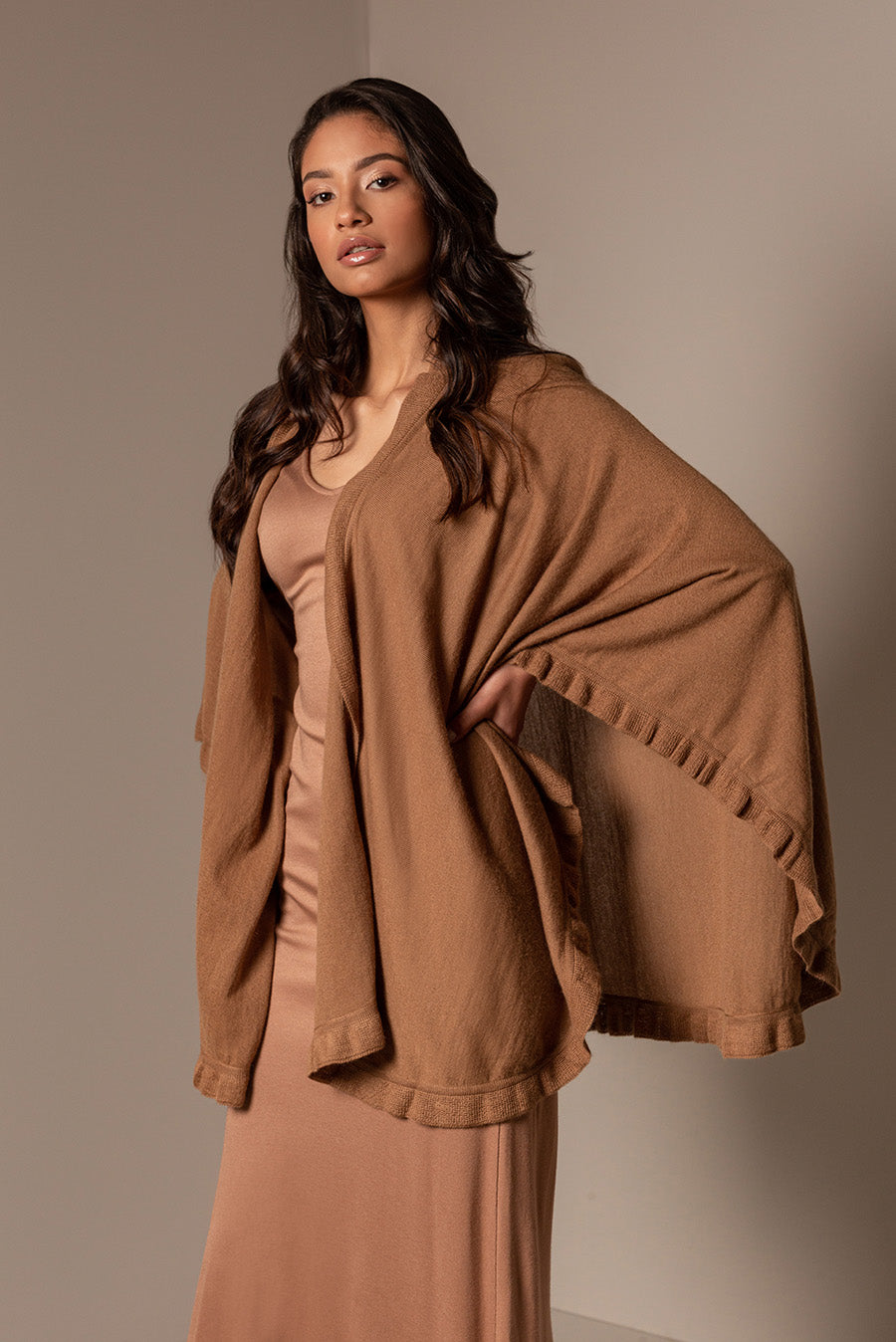 PONCHO BROMELIA DE ALPACA 16 COLOR CAMEL