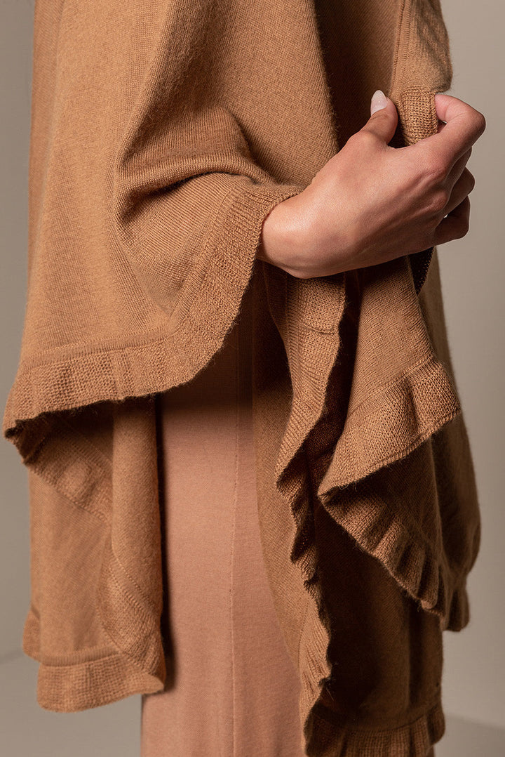 PONCHO BROMELIA DE ALPACA 16 COLOR CAMEL