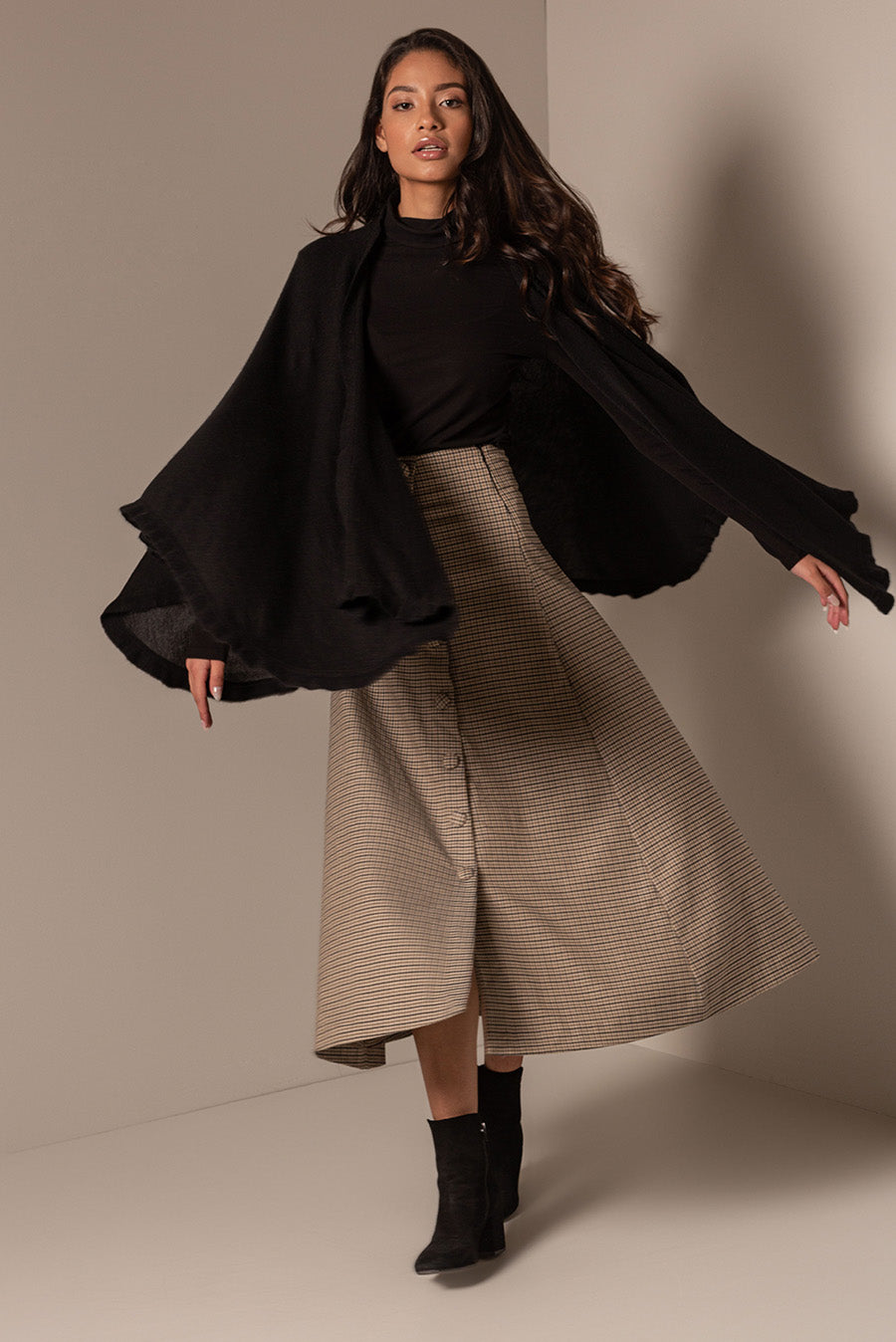 Bromelia Poncho Alpaca 16 Color Black