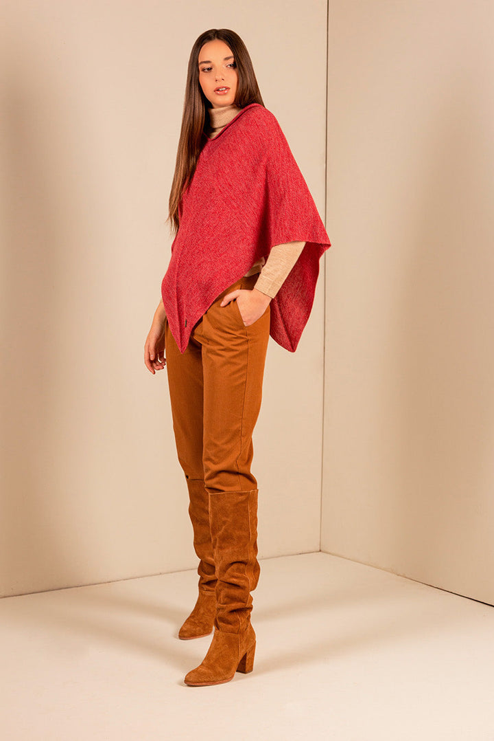 Poncho Ulala De Baby Alpaca Color Amarena