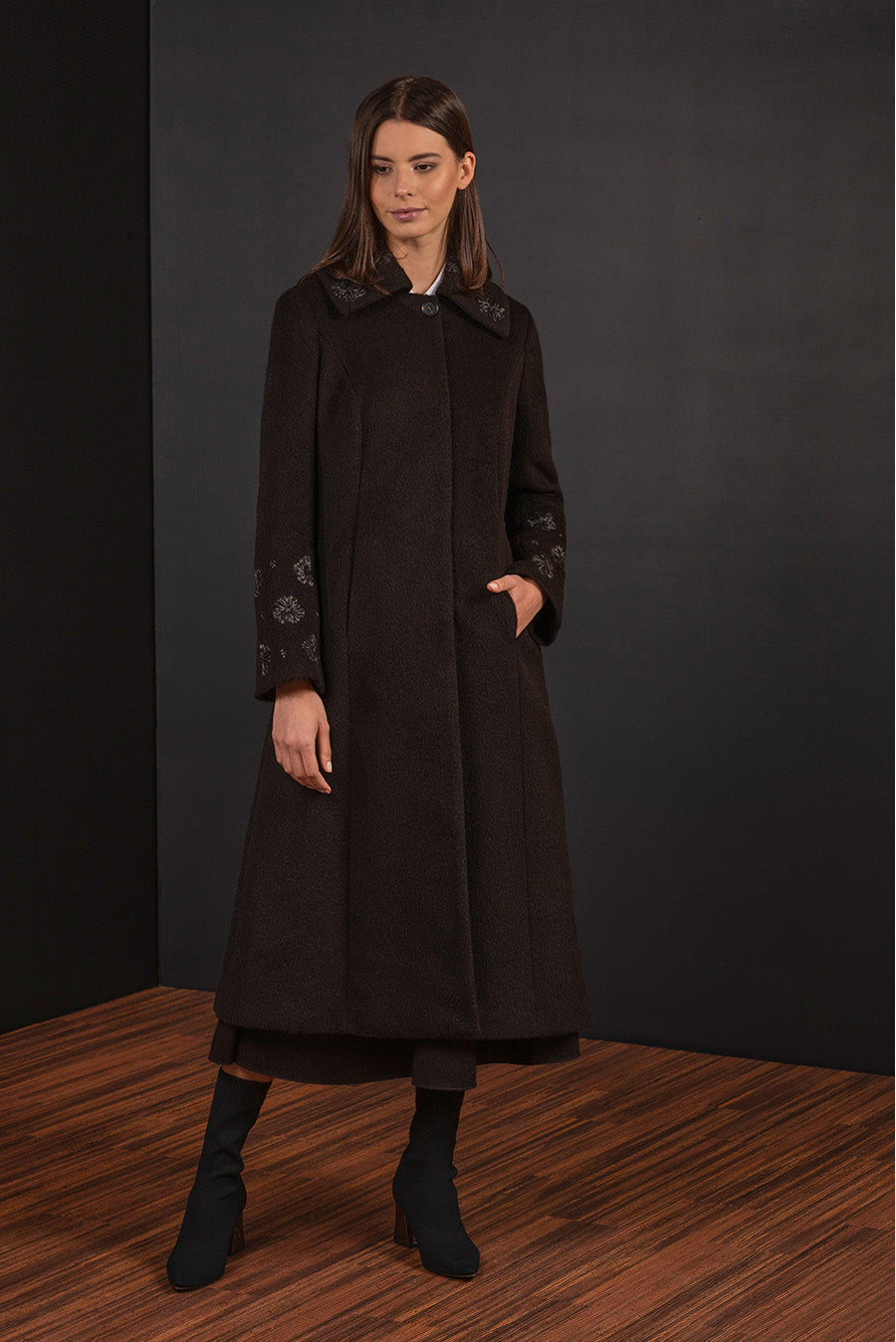 ABRIGO BERGERA DE ALPACA BLACK COLOR BLACK